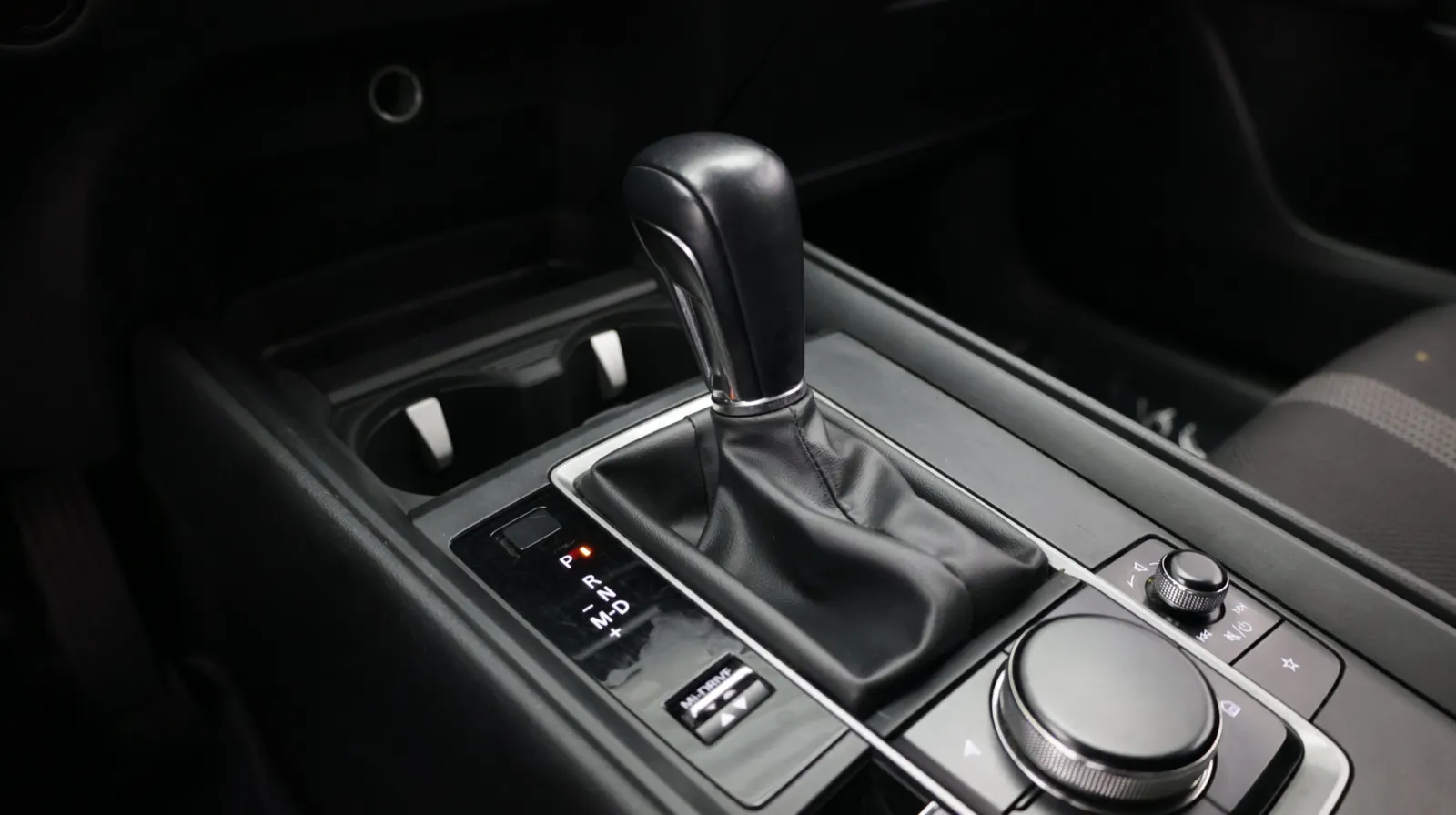 Mazda CX-50 photo 16
