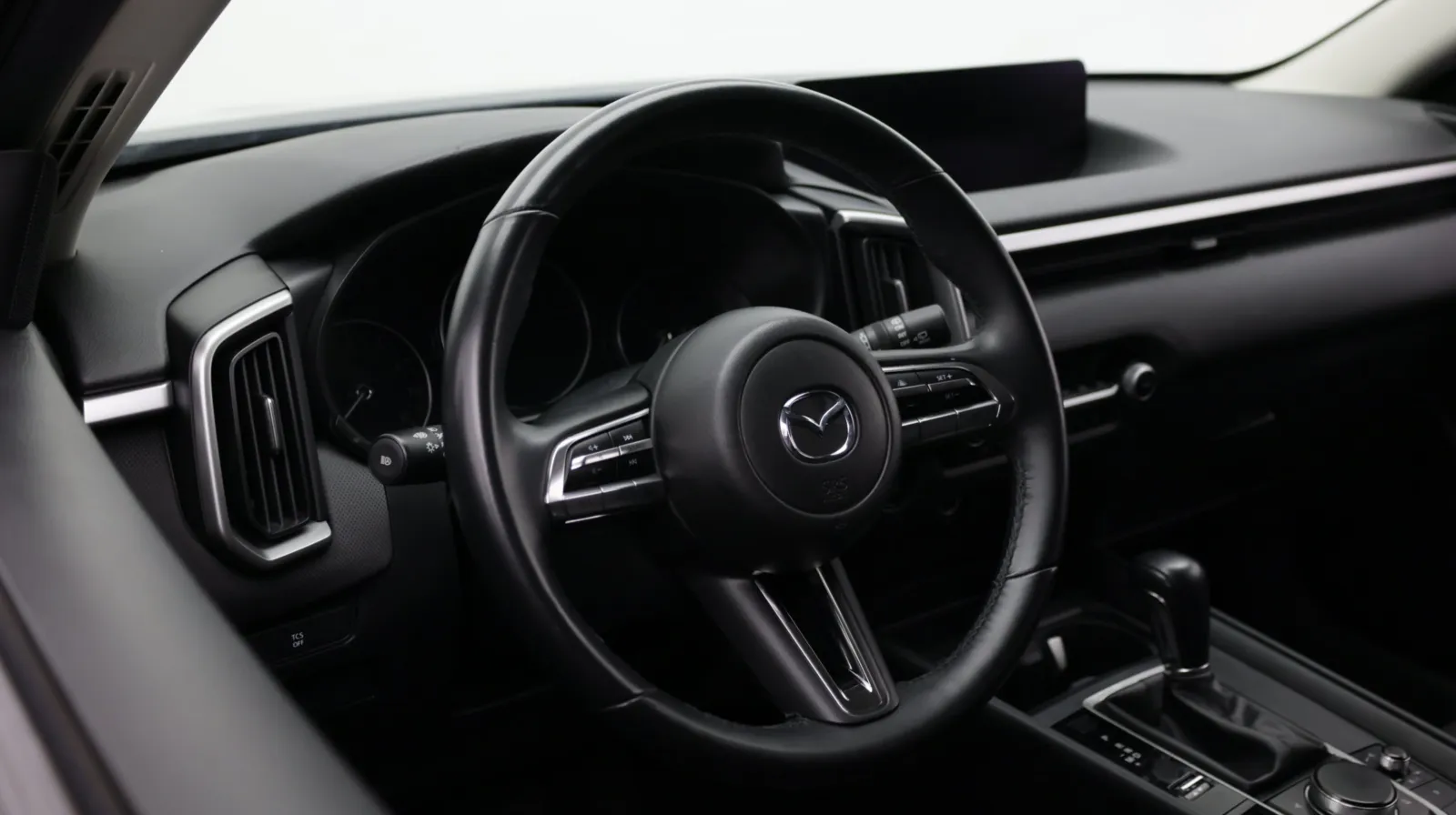 Mazda CX-50 photo 9