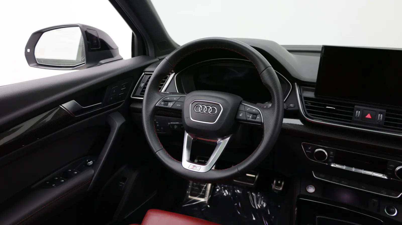 Audi SQ5 photo 34