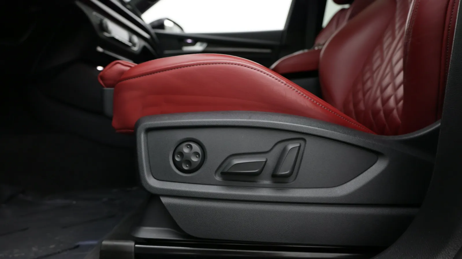 Audi SQ5 photo 18