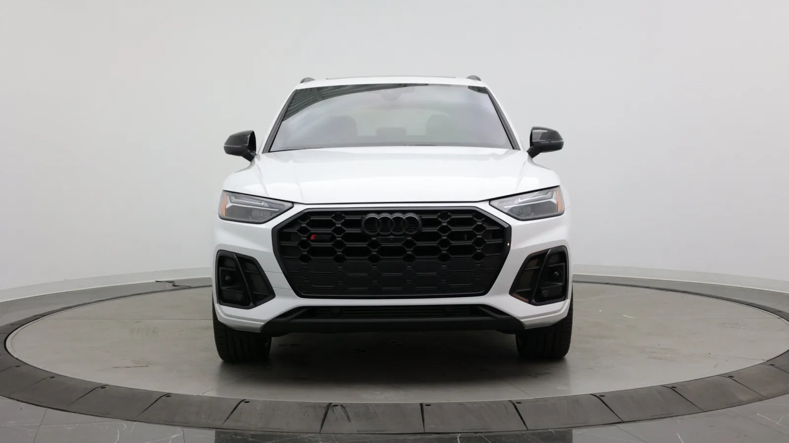 Audi SQ5 photo 2