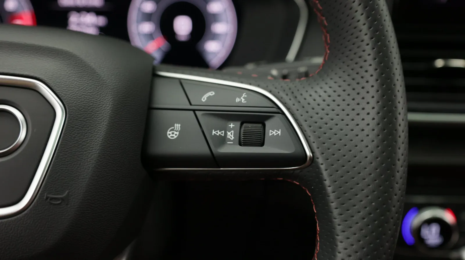 Audi SQ5 photo 27