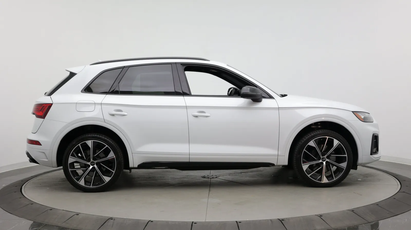Audi SQ5 photo 9