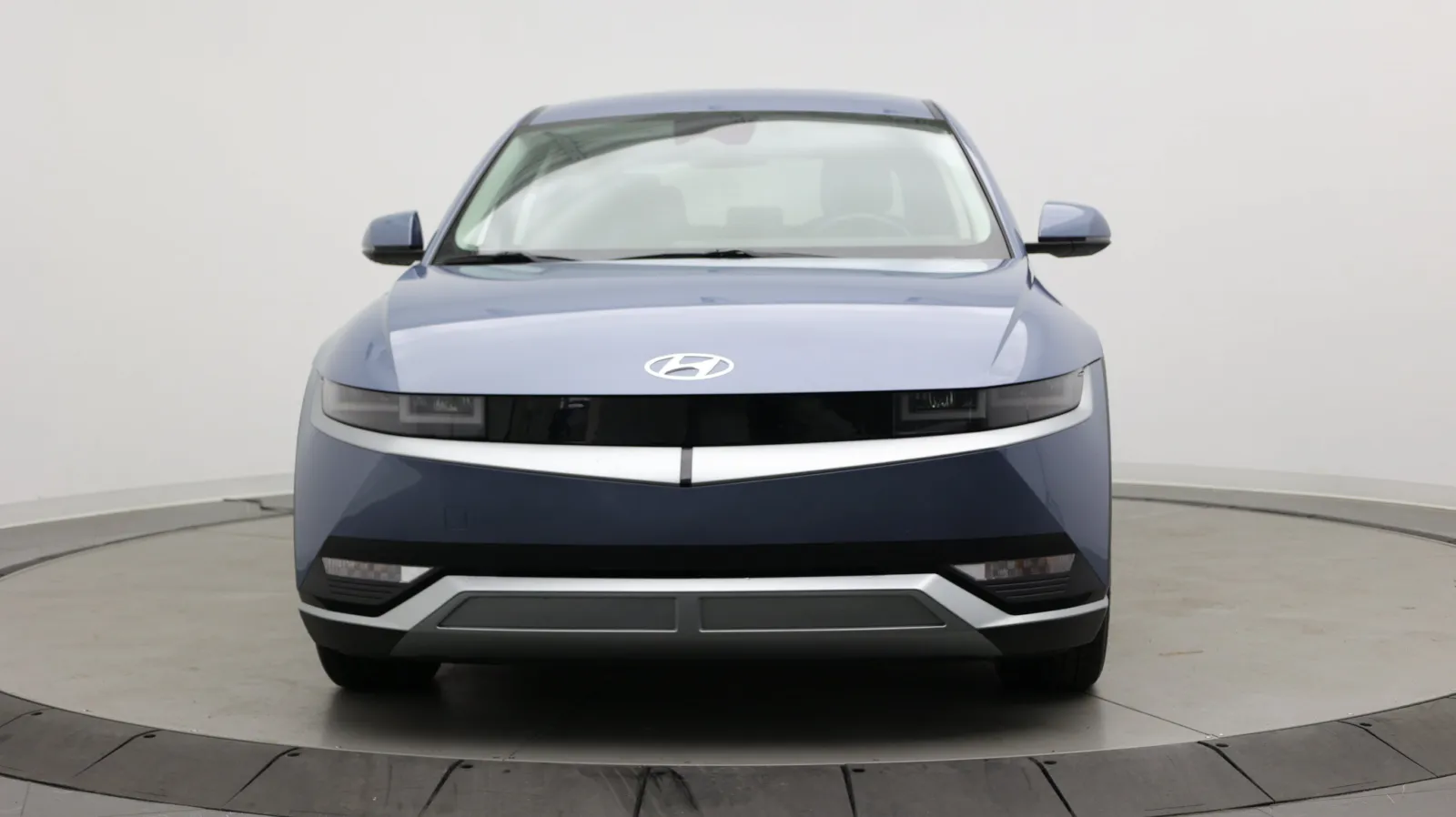 Hyundai Ioniq 5 photo 2
