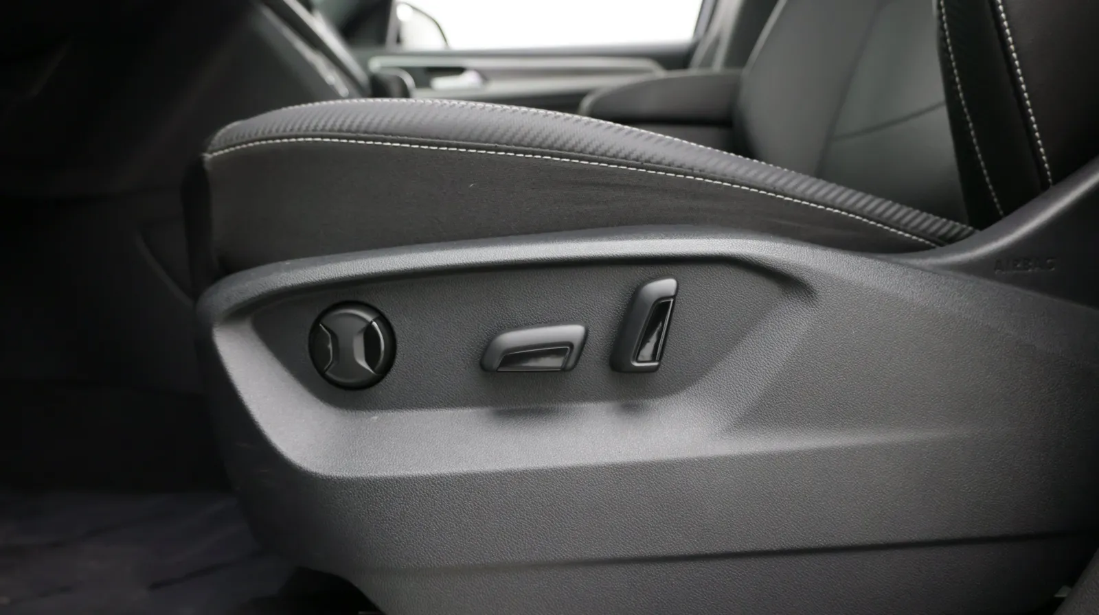Volkswagen Atlas Cross Sport photo 14
