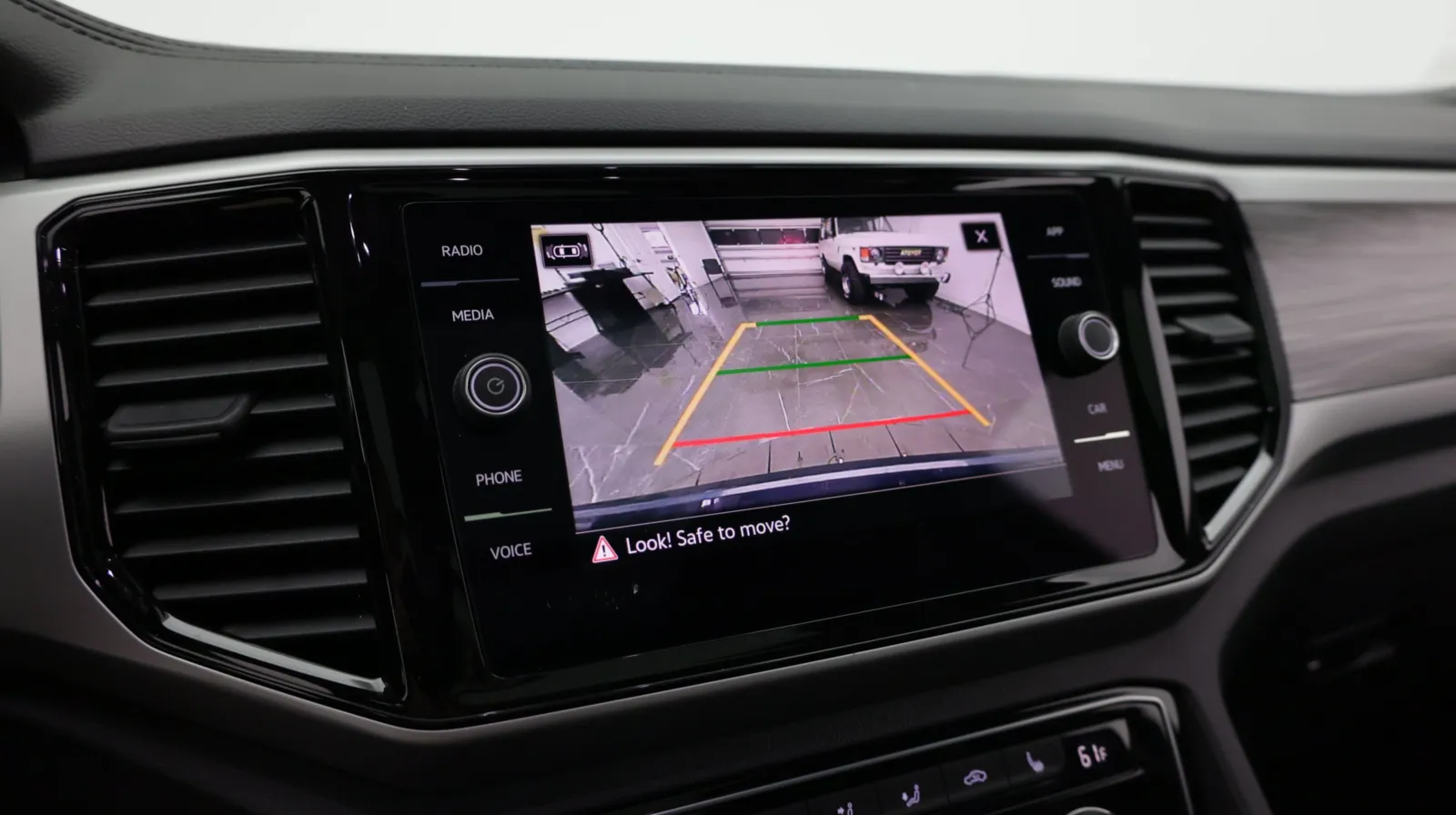 Volkswagen Atlas Cross Sport photo 21