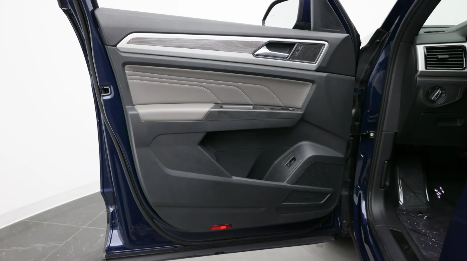 Volkswagen Atlas Cross Sport photo 10