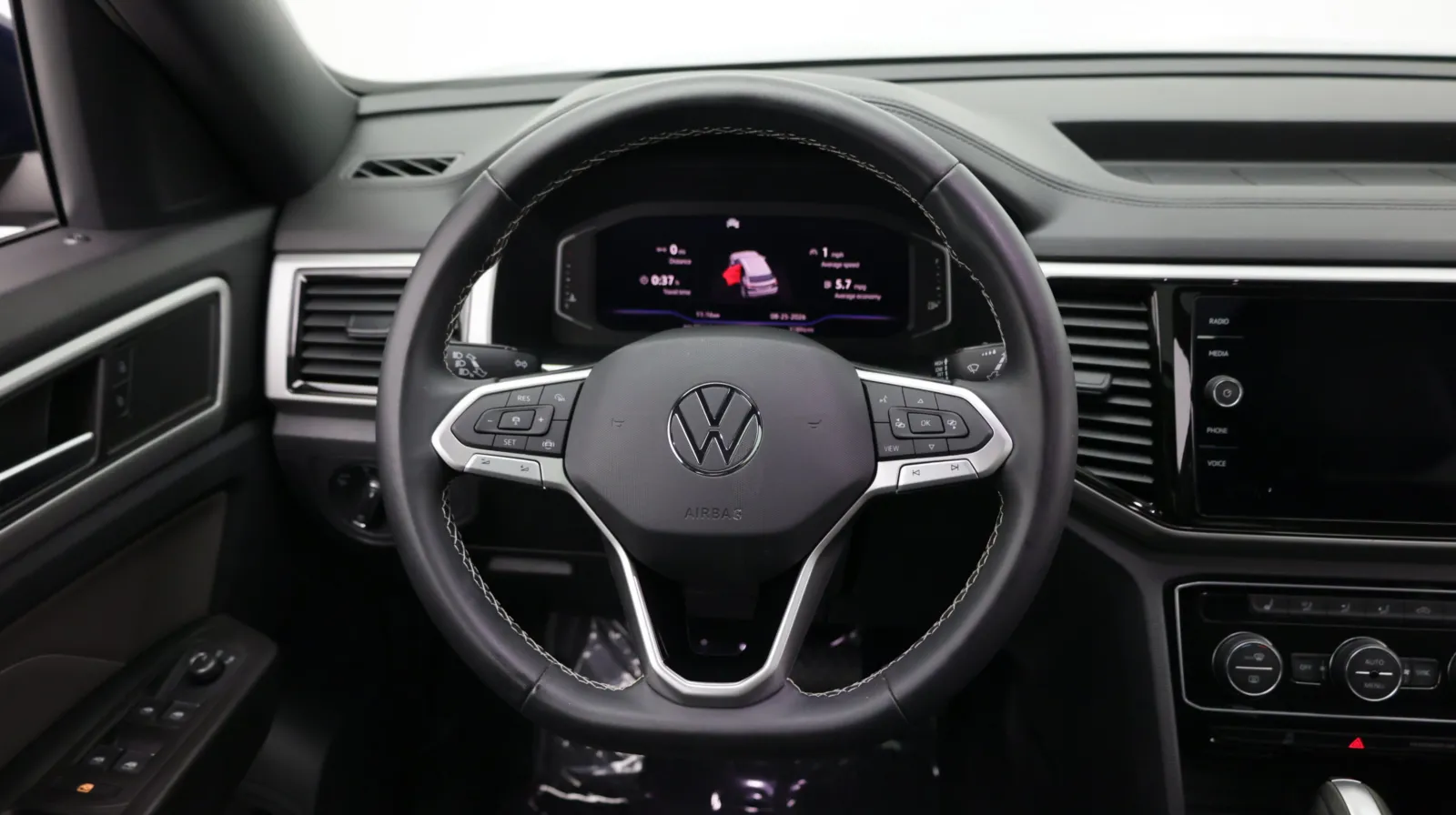 Volkswagen Atlas Cross Sport photo 24