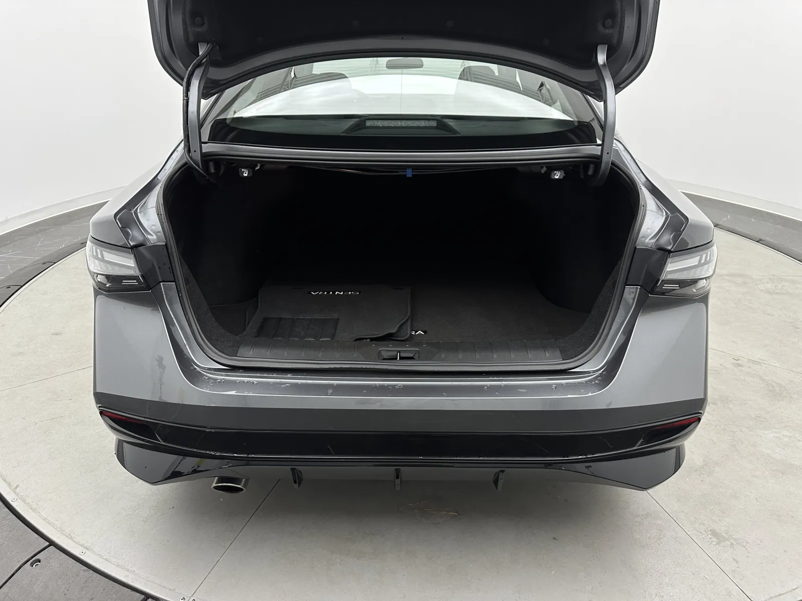 Nissan Sentra photo 32