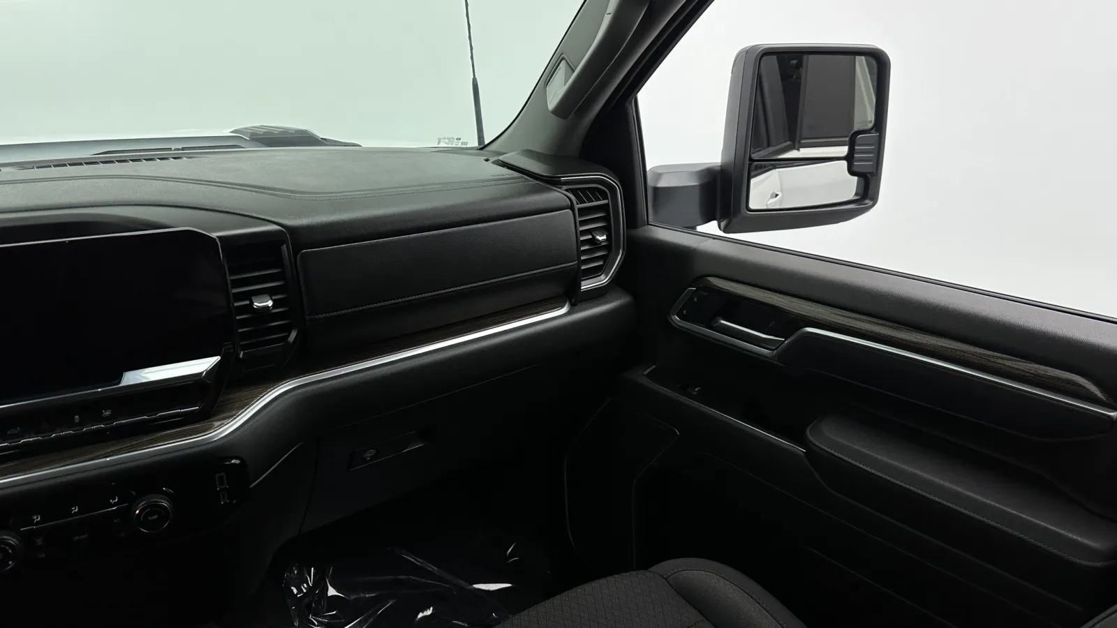 Chevrolet Silverado photo 28
