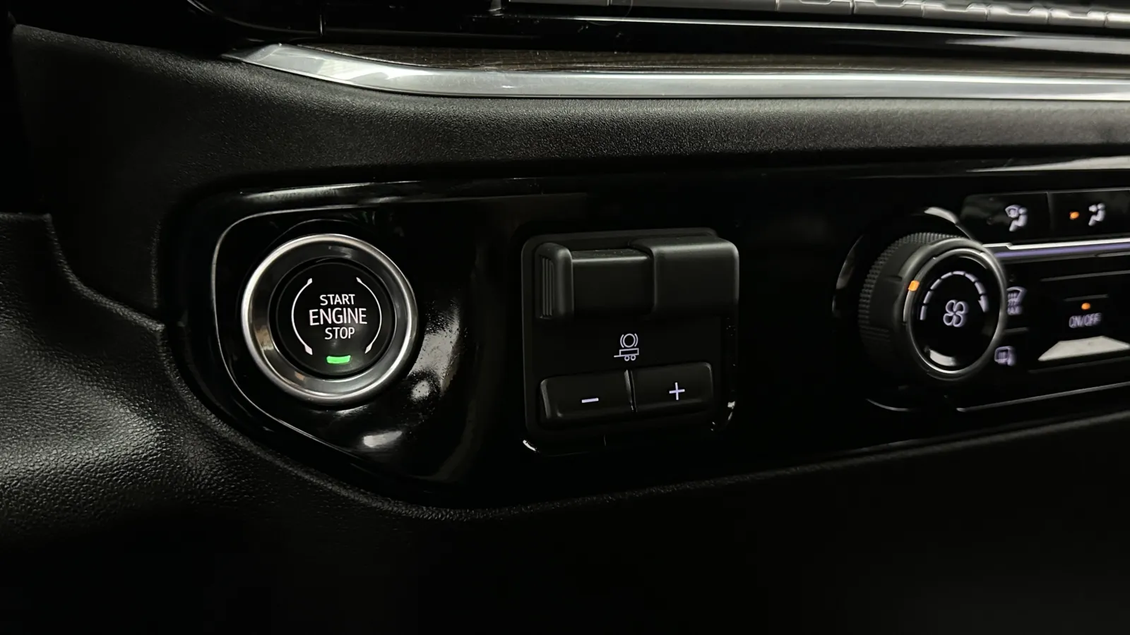 Chevrolet Silverado photo 16