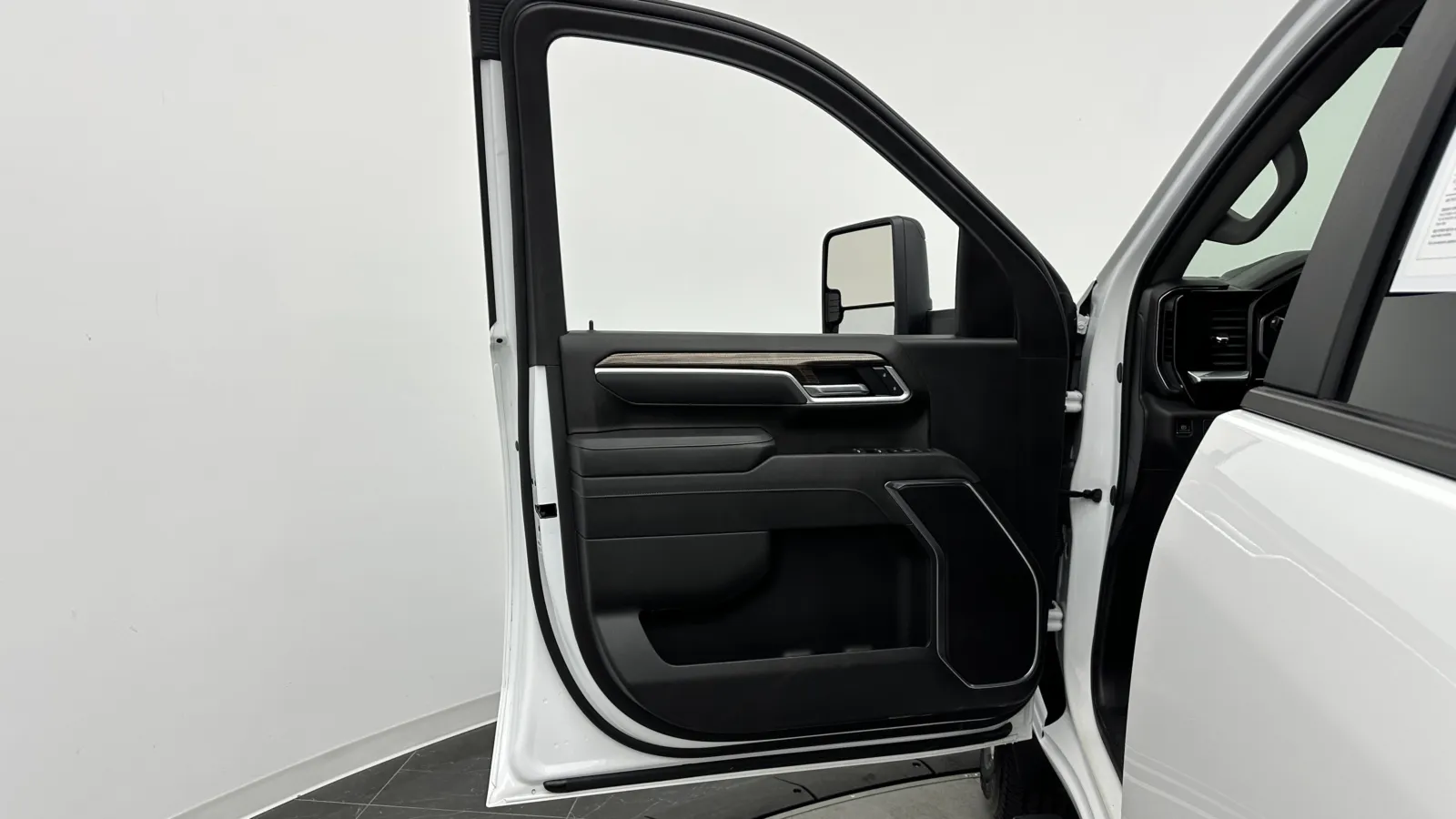 Chevrolet Silverado photo 10