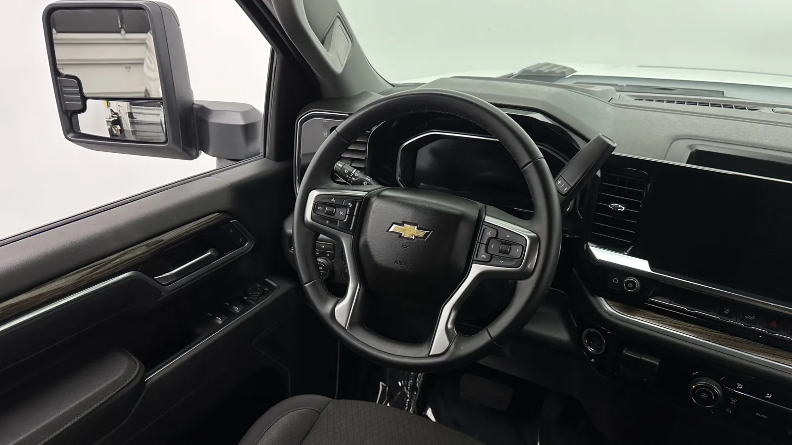 Chevrolet Silverado photo 26