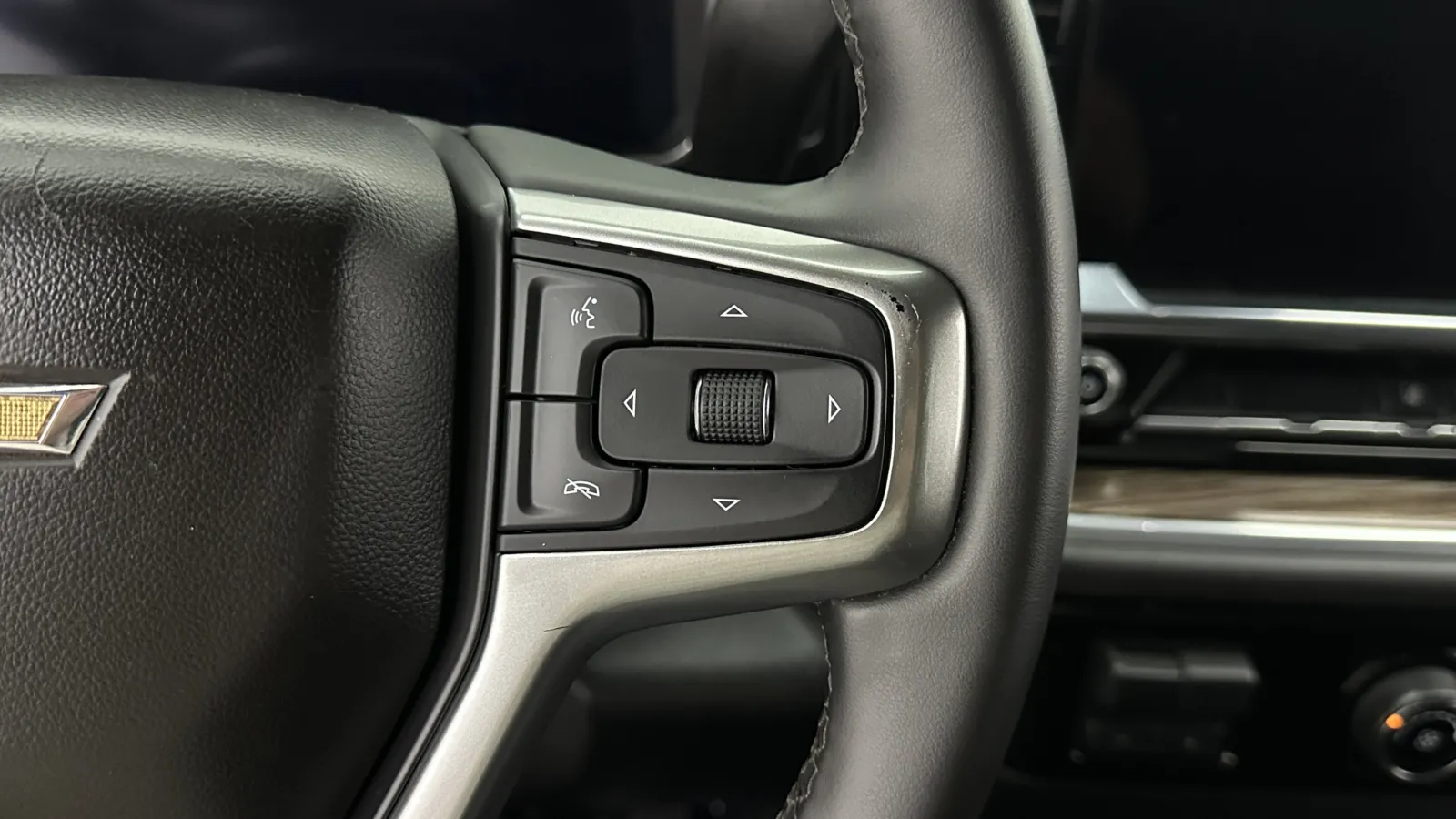 Chevrolet Silverado photo 19