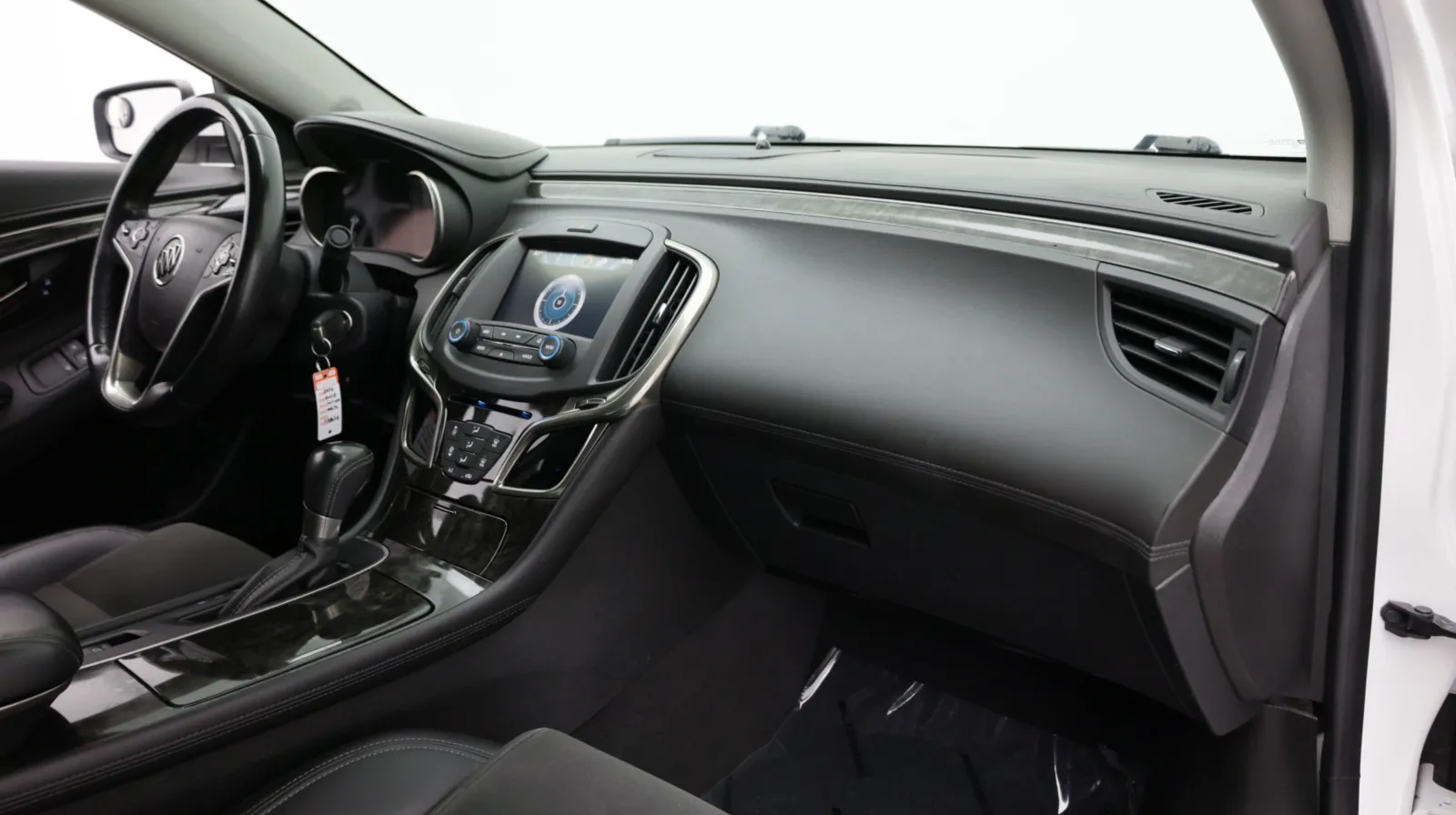 Buick LaCrosse photo 33