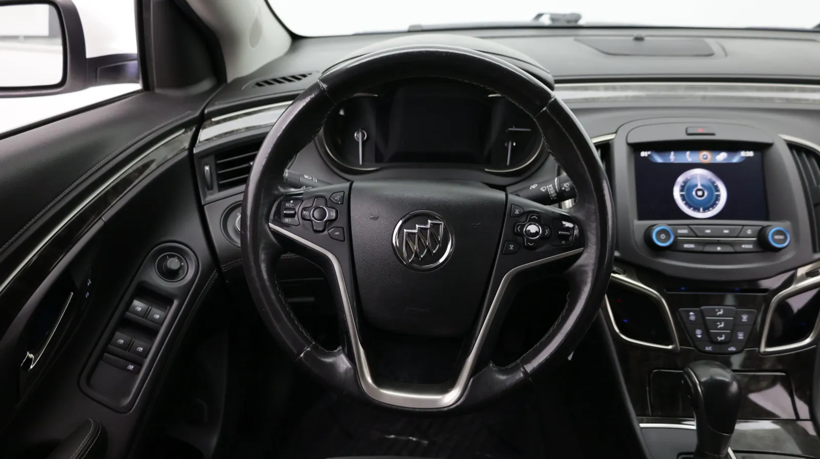 Buick LaCrosse photo 24
