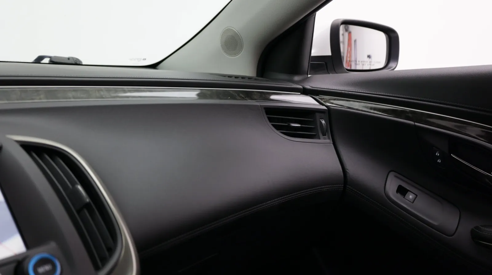 Buick LaCrosse photo 16