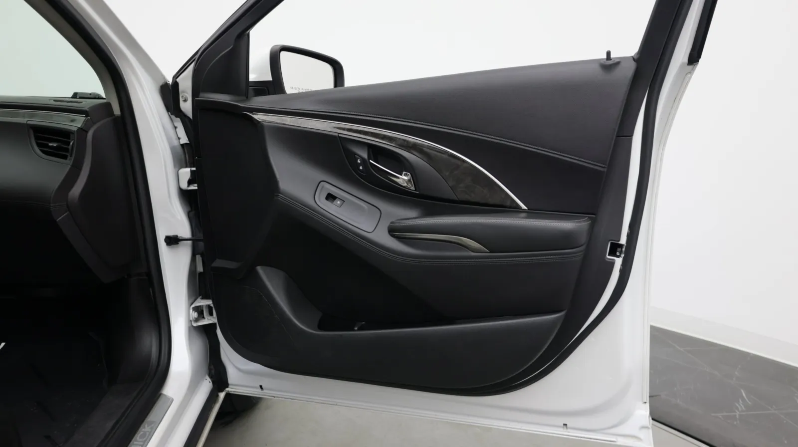 Buick LaCrosse photo 31