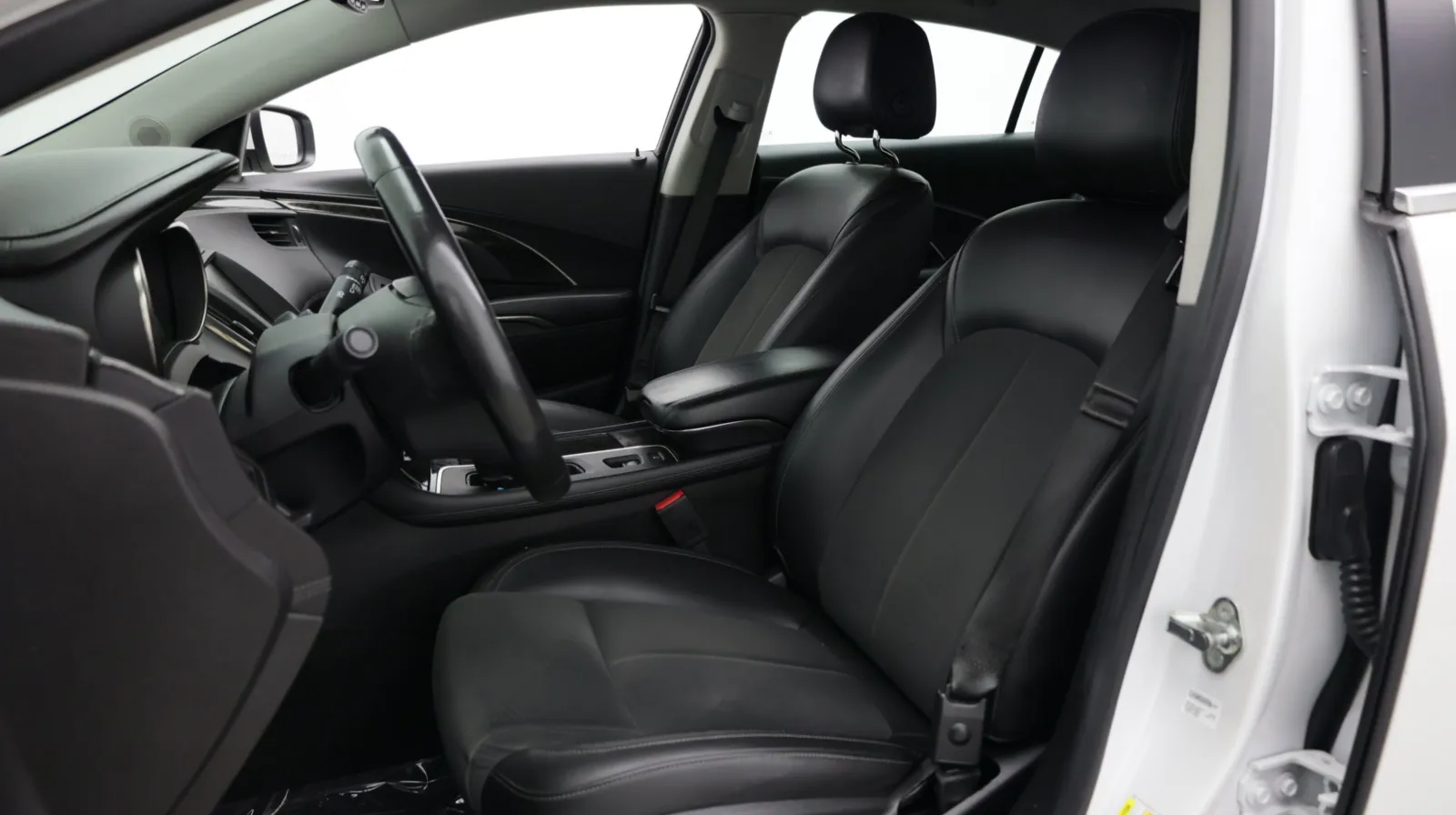 Buick LaCrosse photo 12