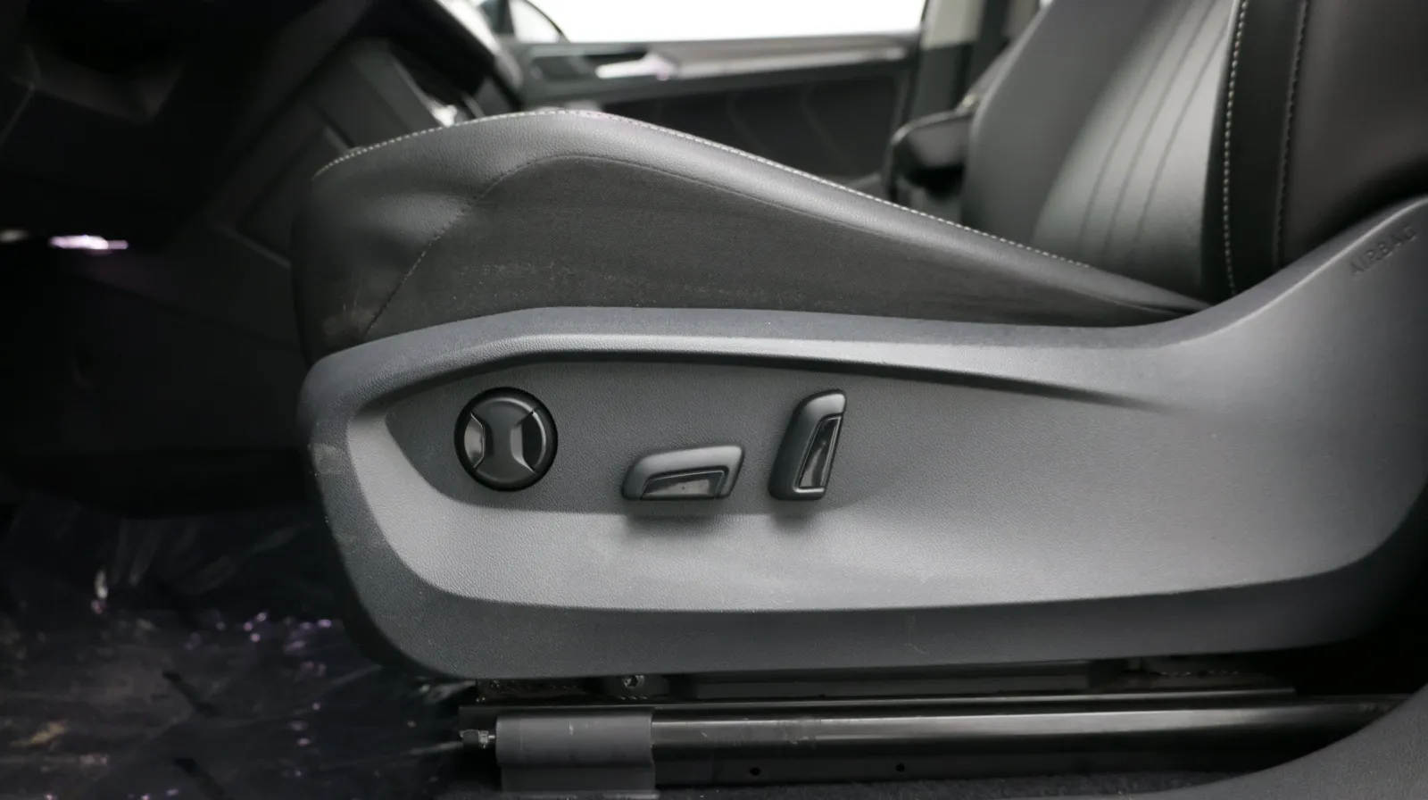 Volkswagen Tiguan photo 13