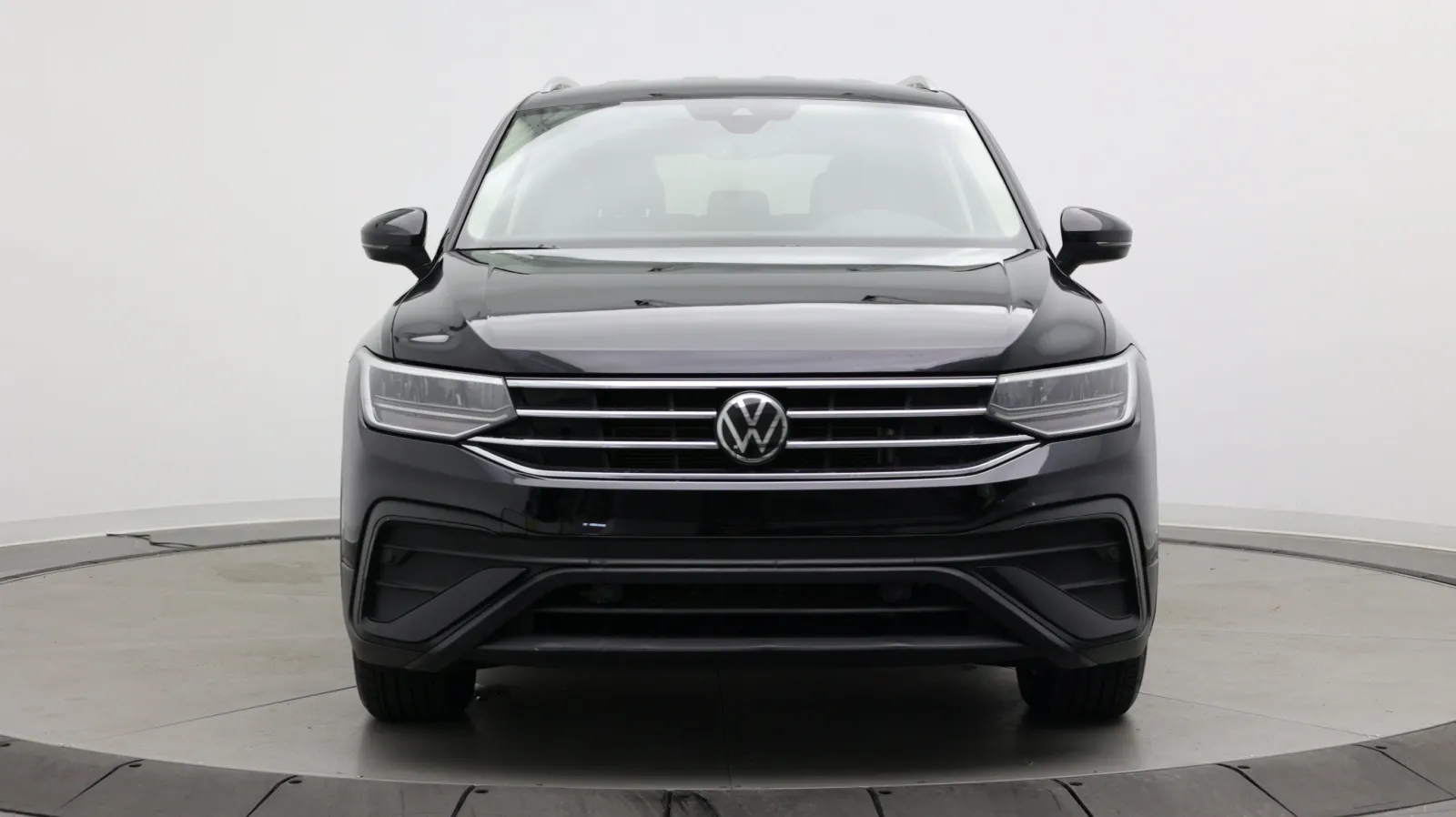 Volkswagen Tiguan photo 2