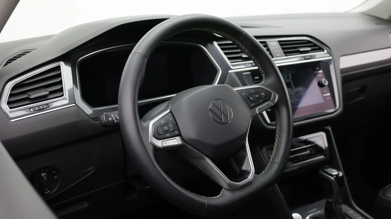 Volkswagen Tiguan photo 8