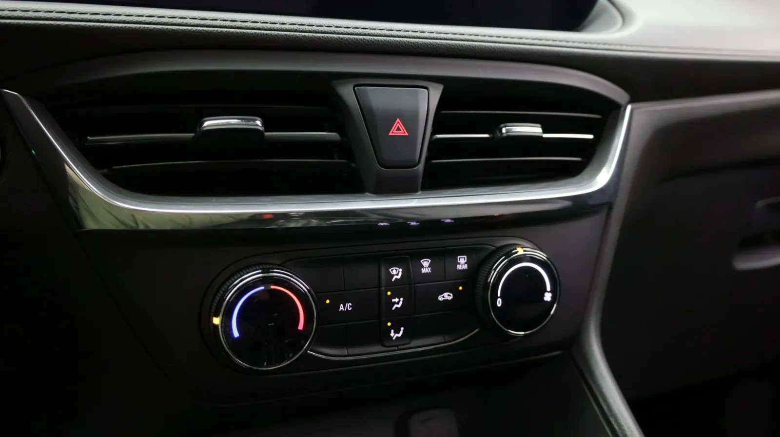 Buick Encore GX photo 17
