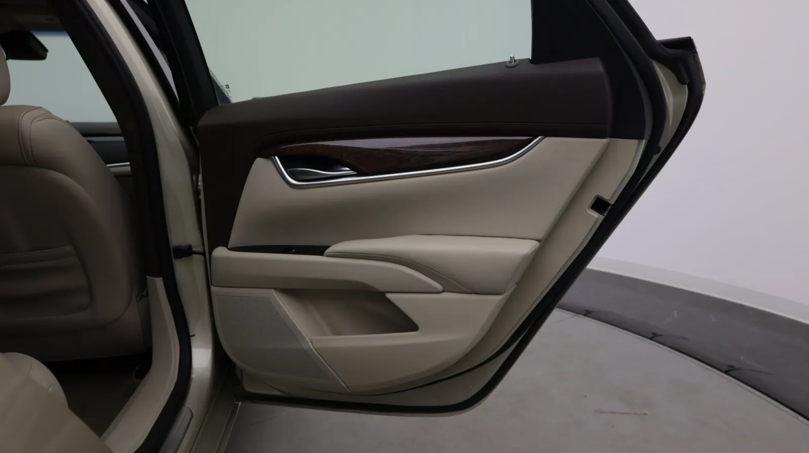 Cadillac XTS photo 31