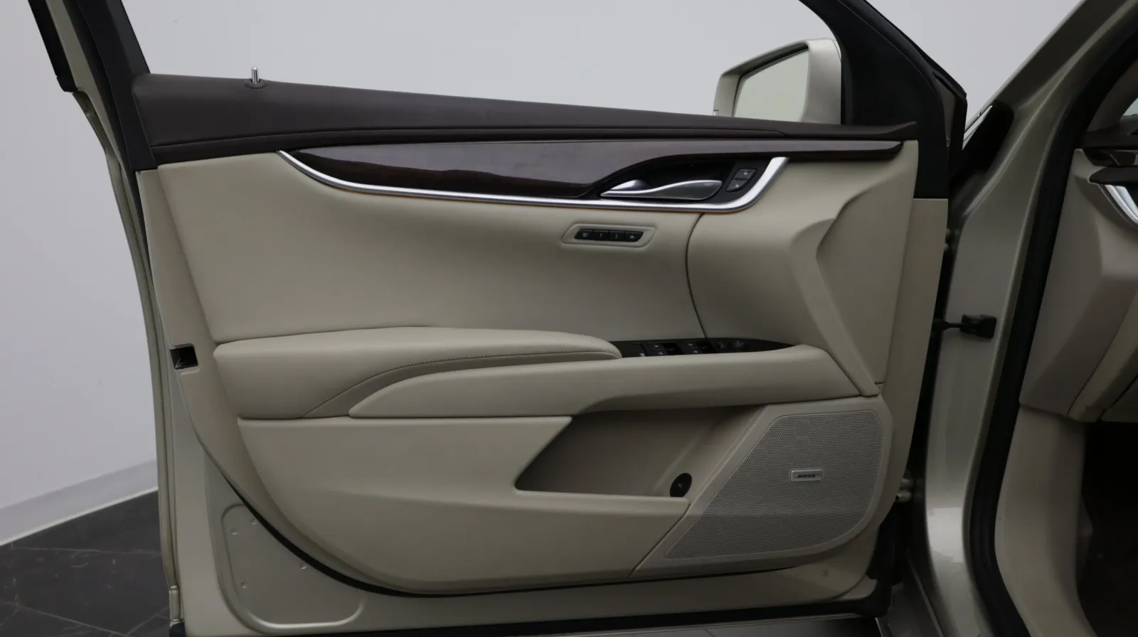 Cadillac XTS photo 12