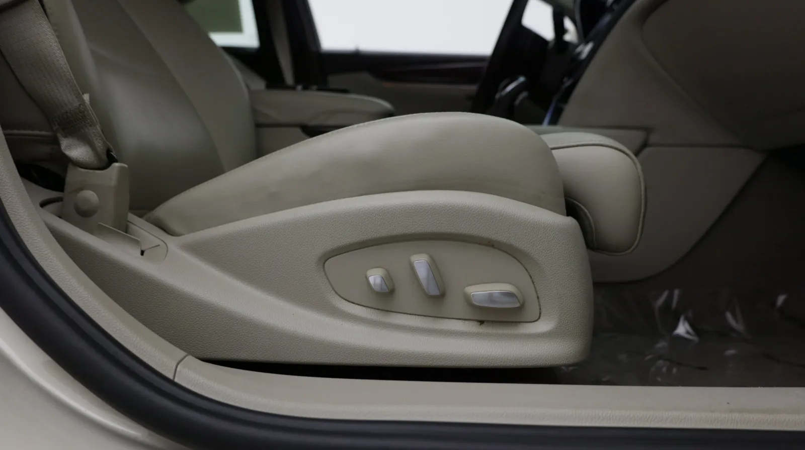 Cadillac XTS photo 35