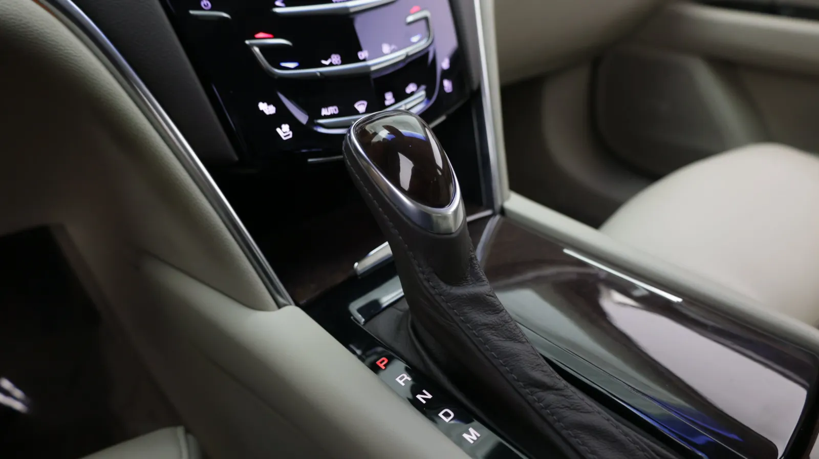 Cadillac XTS photo 17
