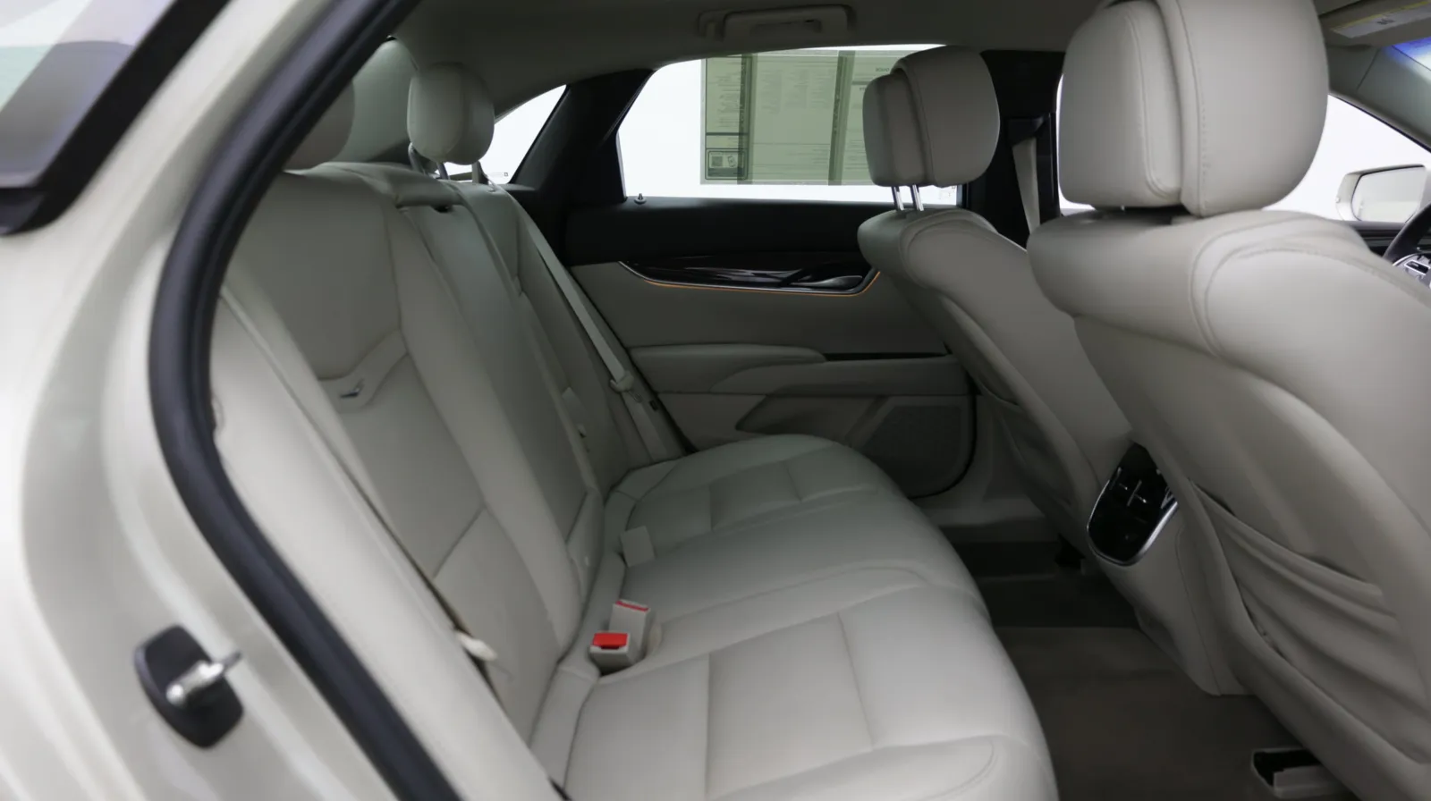 Cadillac XTS photo 32
