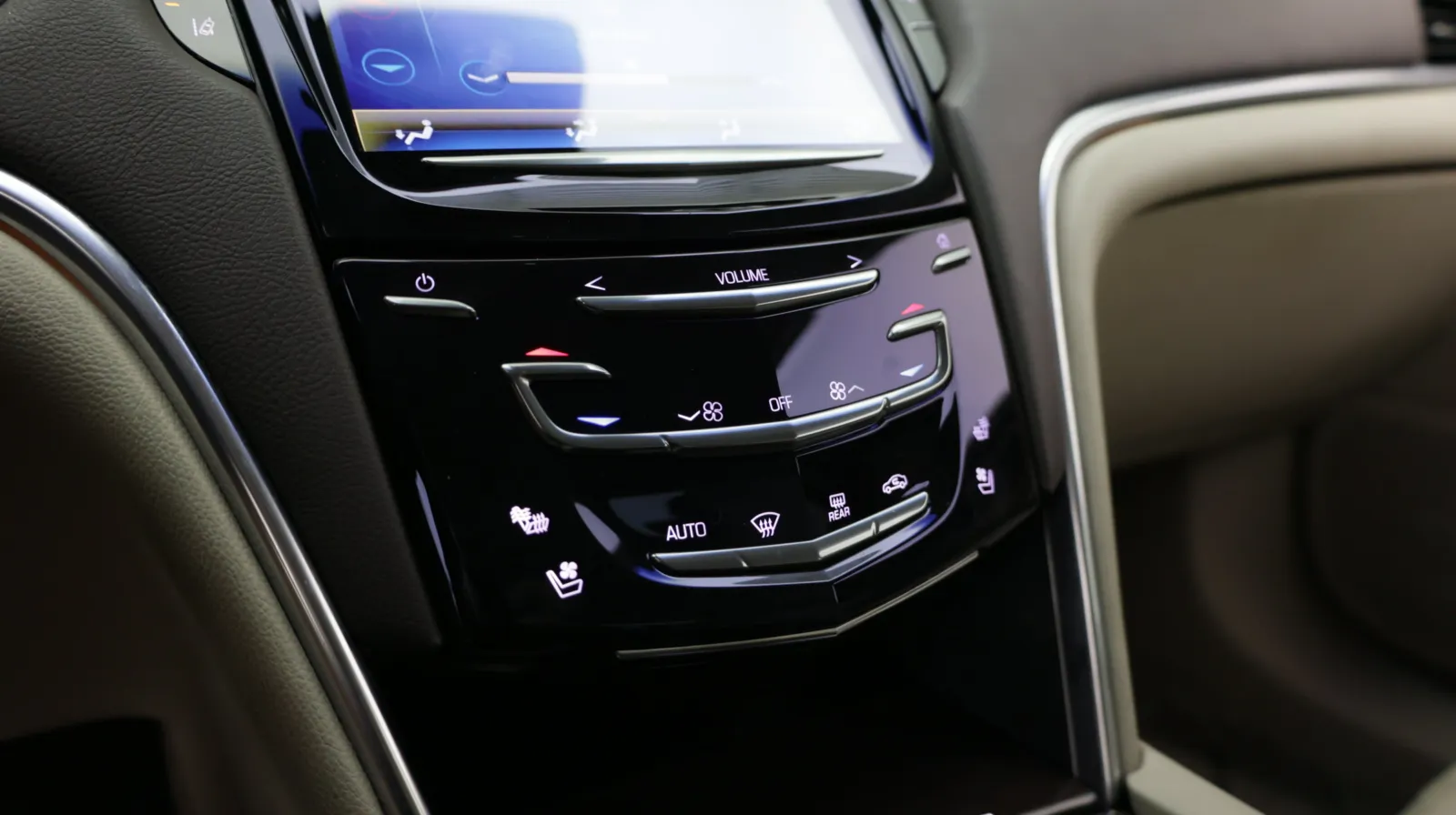Cadillac XTS photo 18