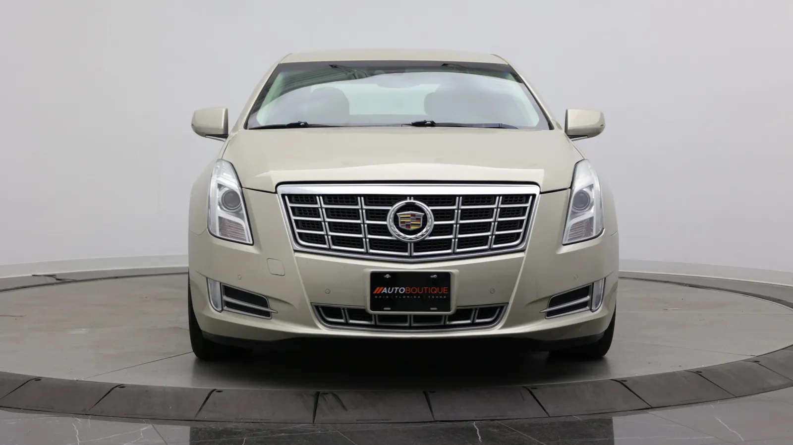 Cadillac XTS photo 2