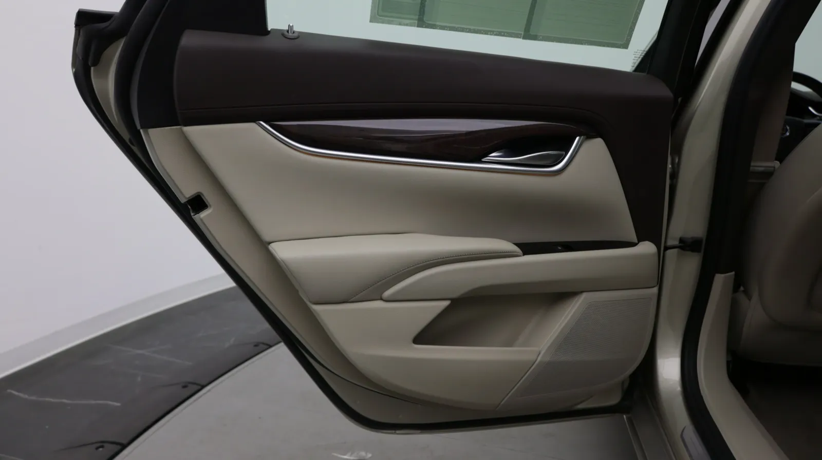 Cadillac XTS photo 25