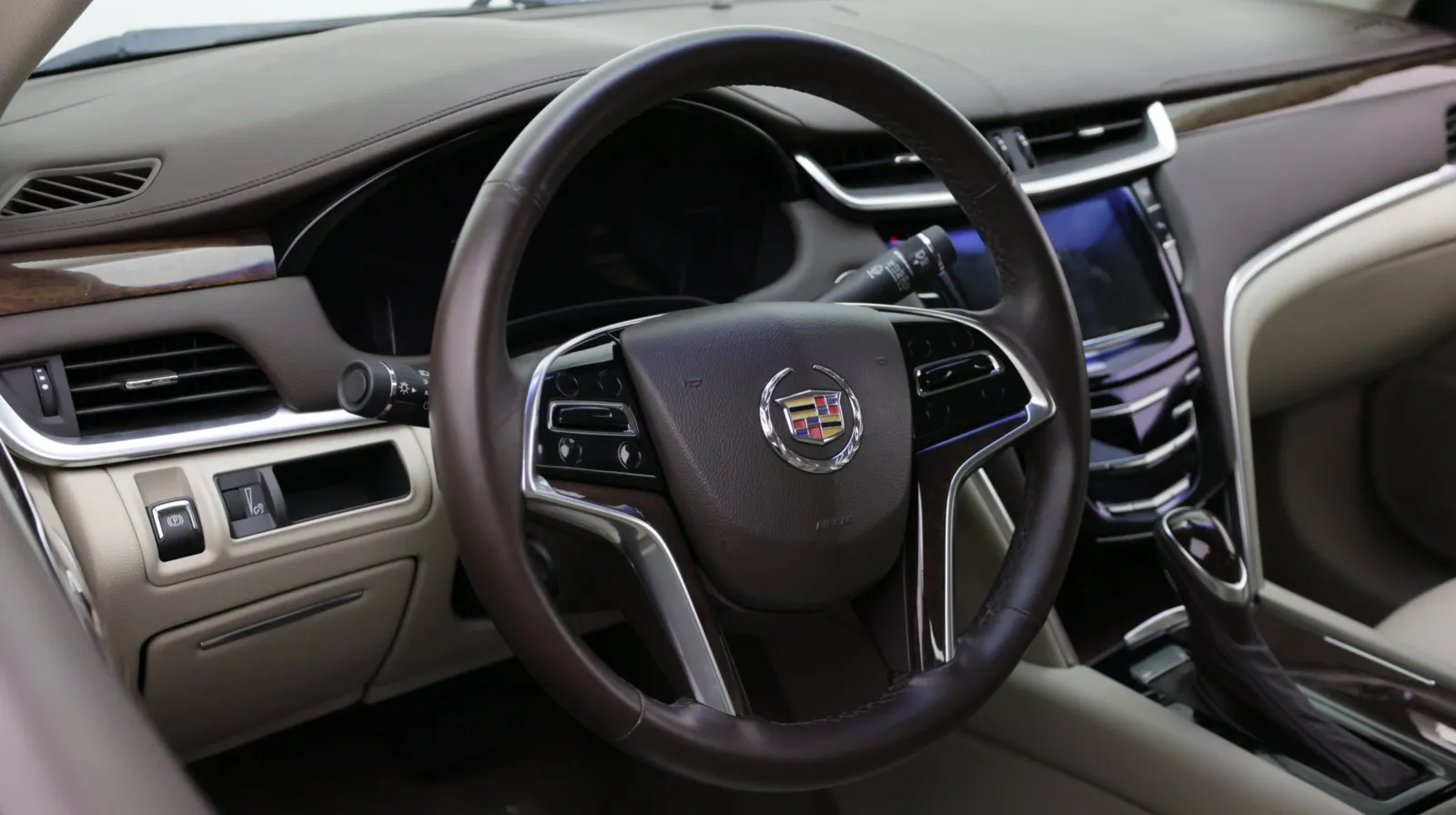 Cadillac XTS photo 9
