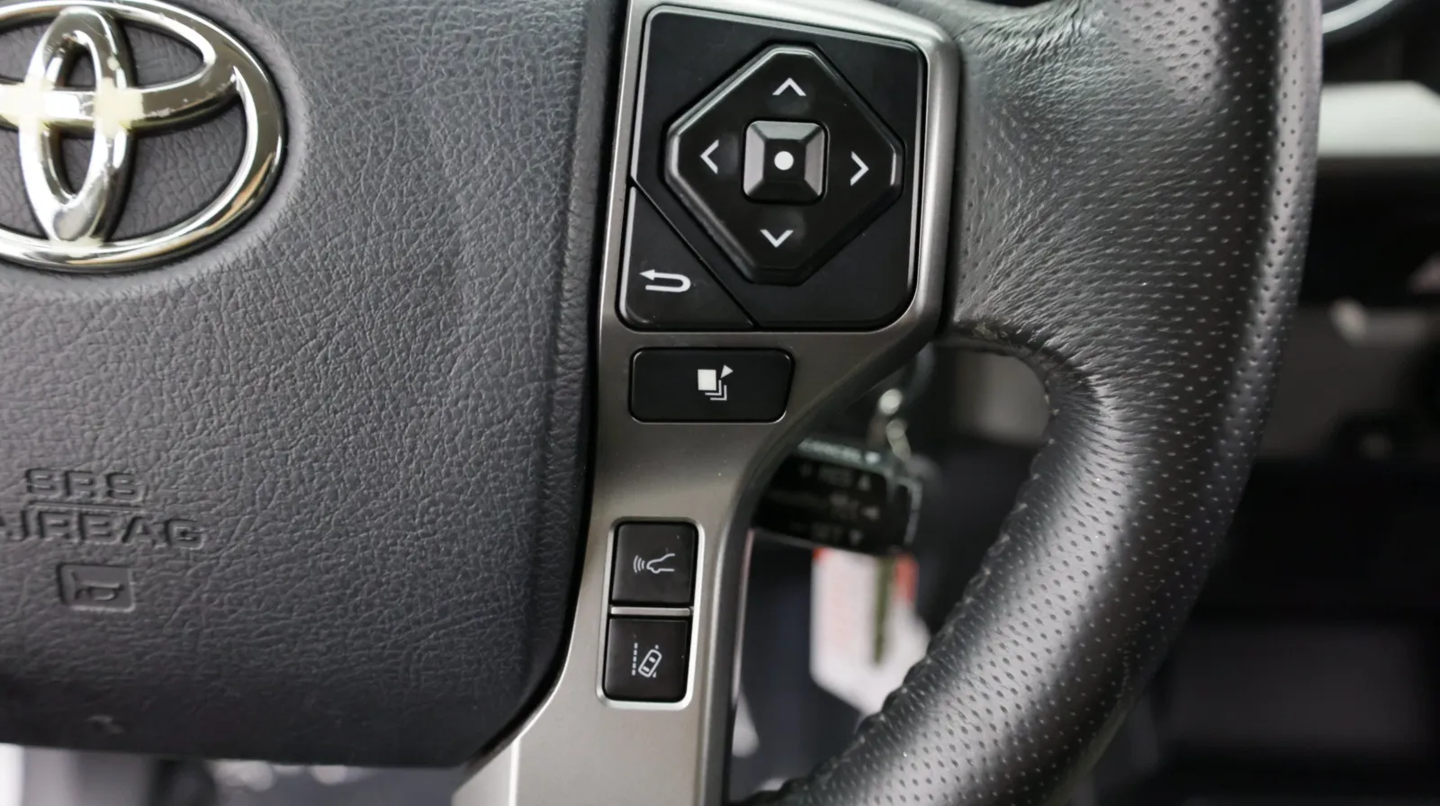 Toyota Tacoma photo 17