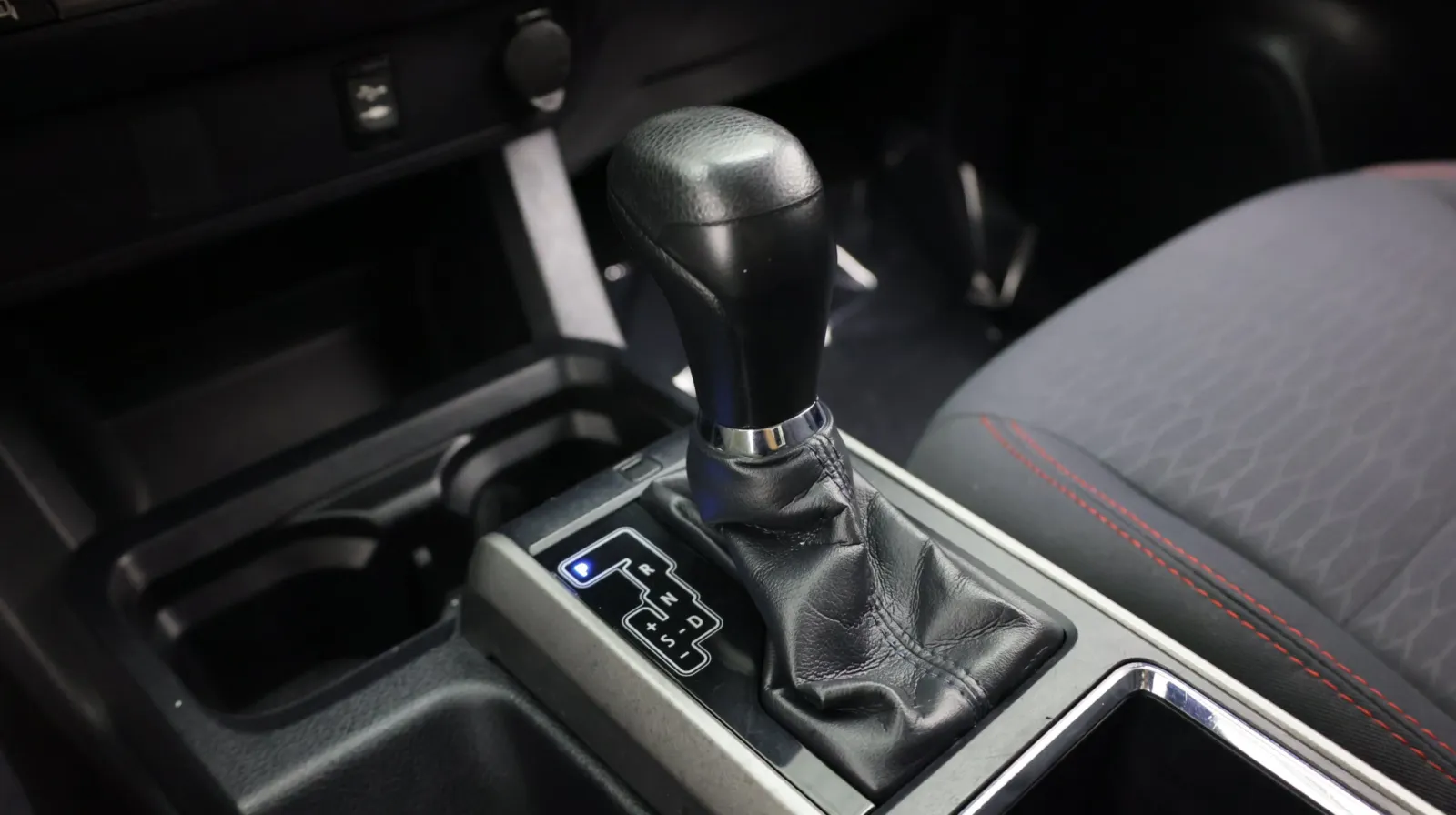 Toyota Tacoma photo 13