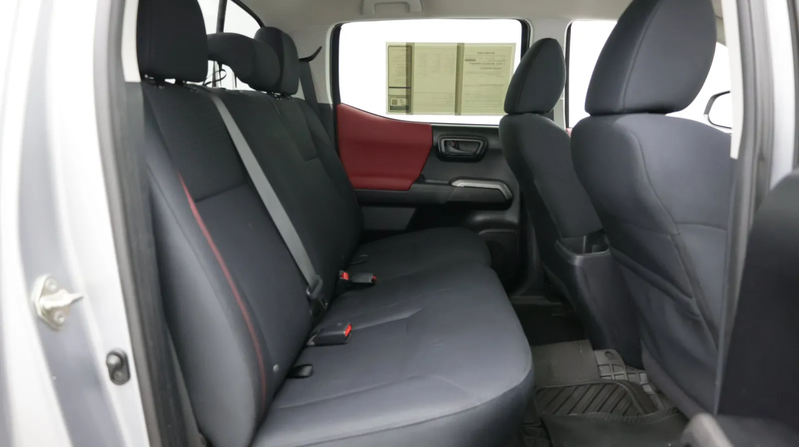 Toyota Tacoma photo 28