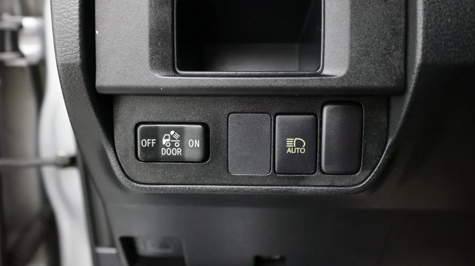 Toyota Tacoma photo 15