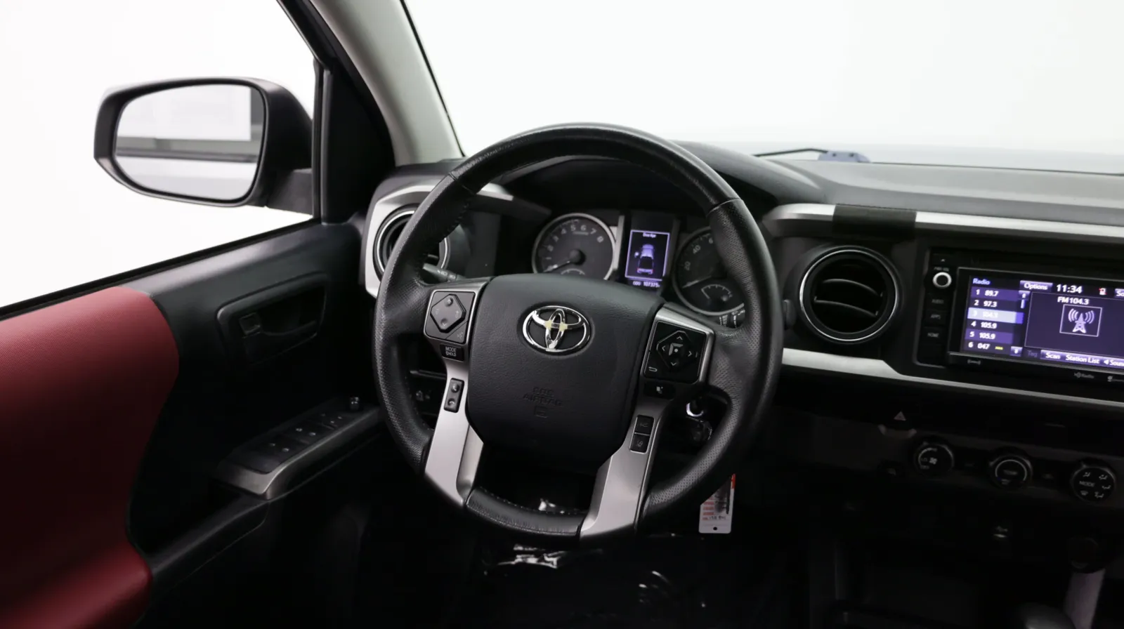 Toyota Tacoma photo 23