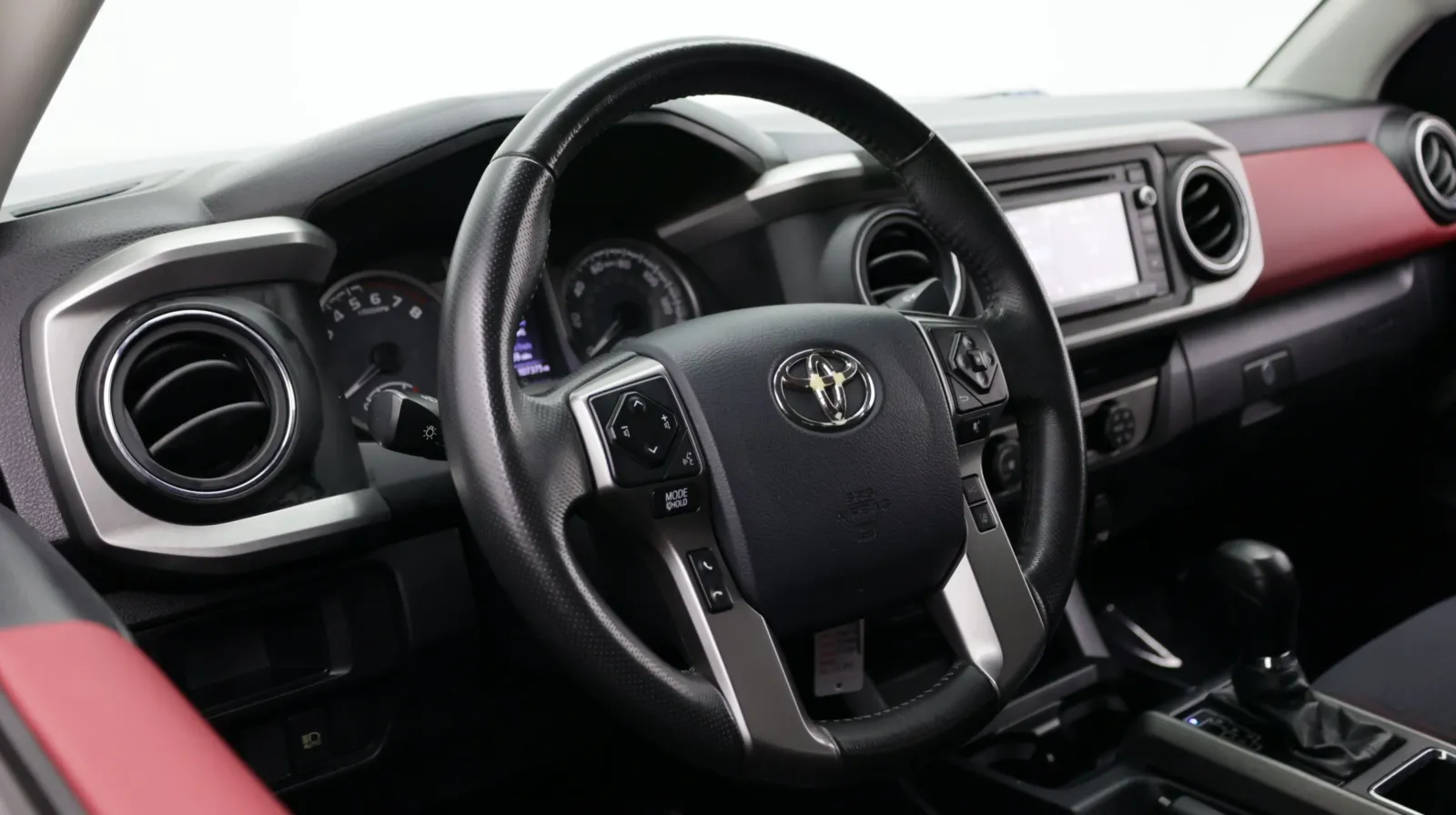 Toyota Tacoma photo 8