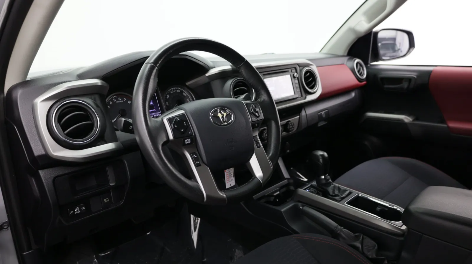 Toyota Tacoma photo 10