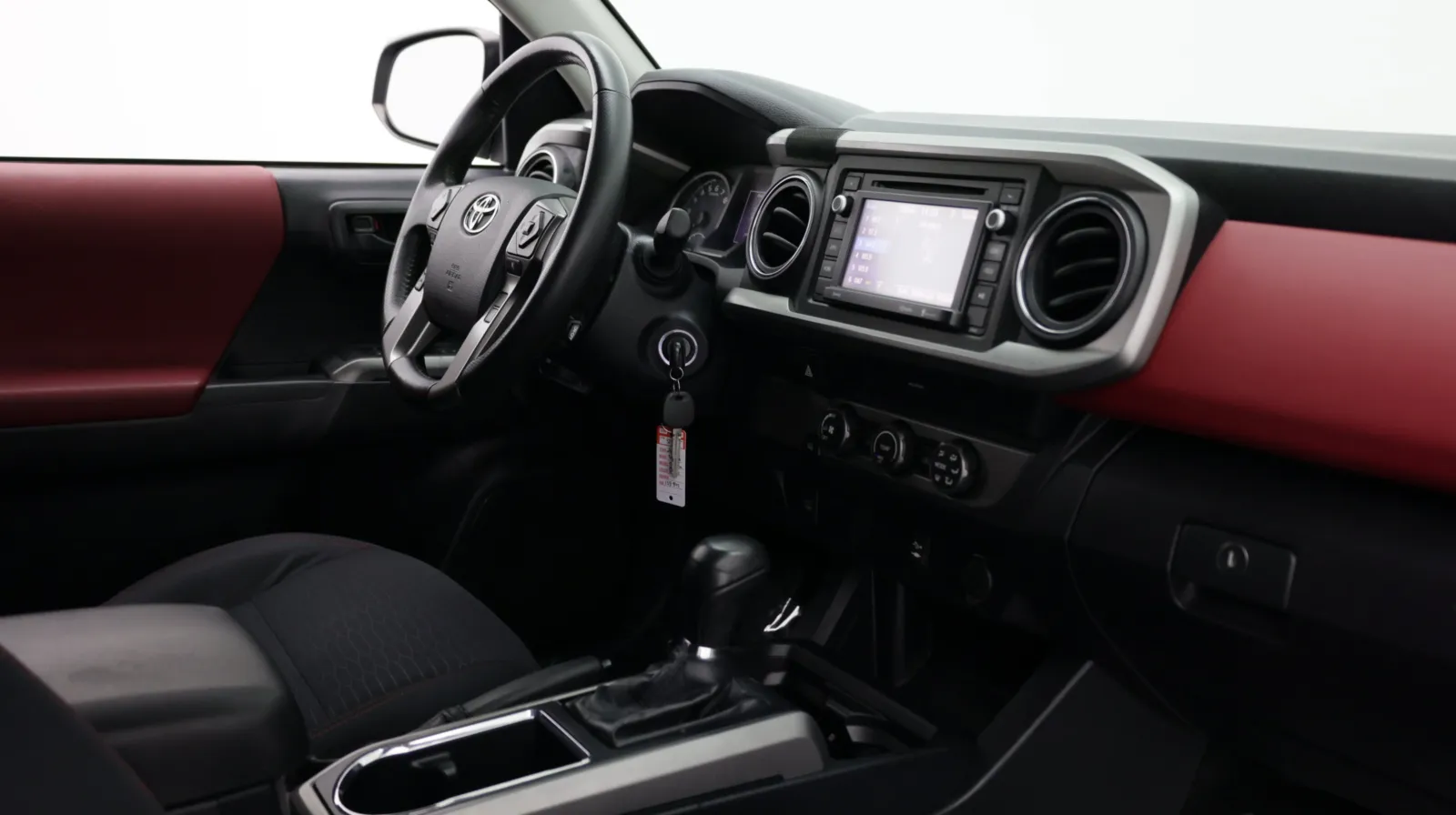 Toyota Tacoma photo 30