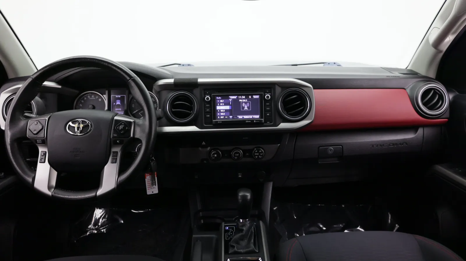 Toyota Tacoma photo 24