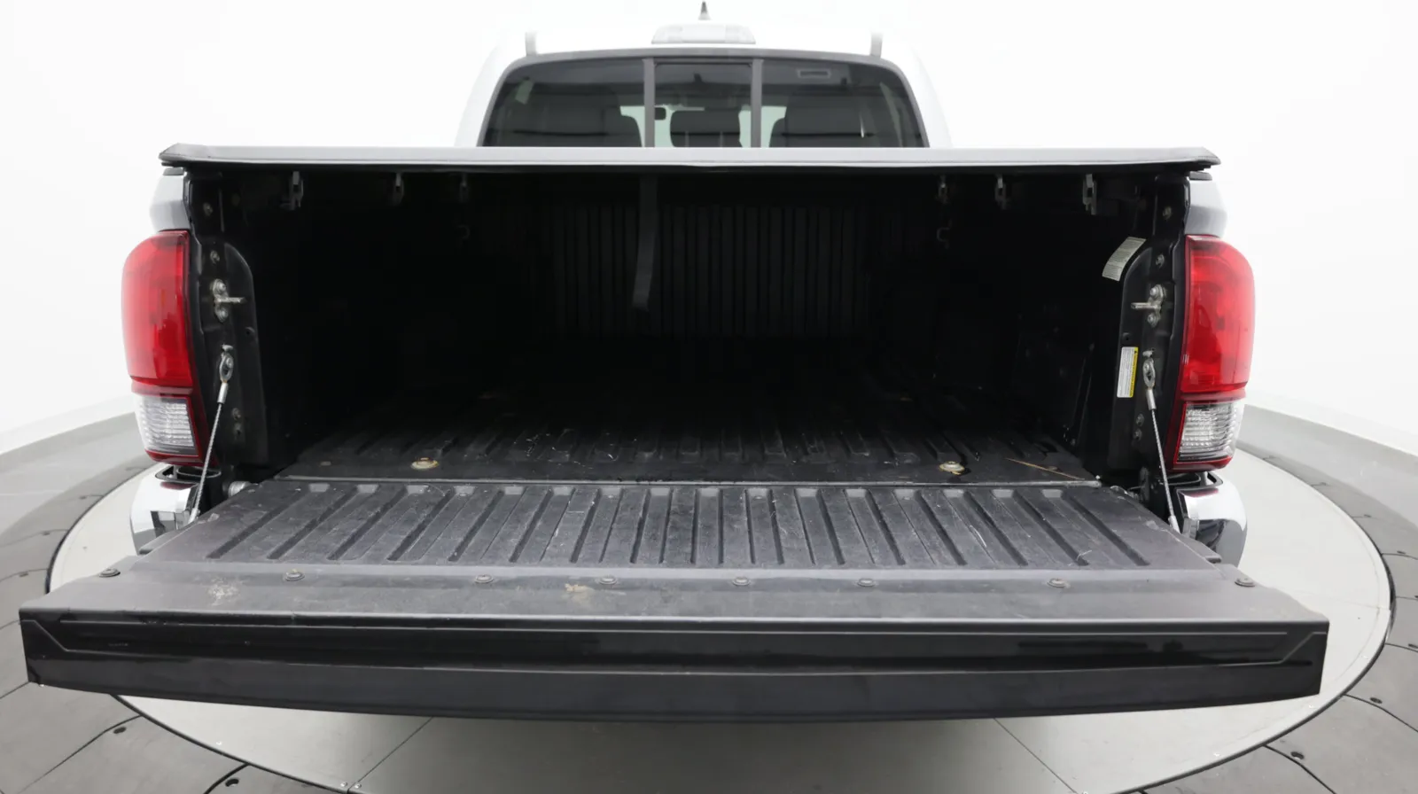 Toyota Tacoma photo 26