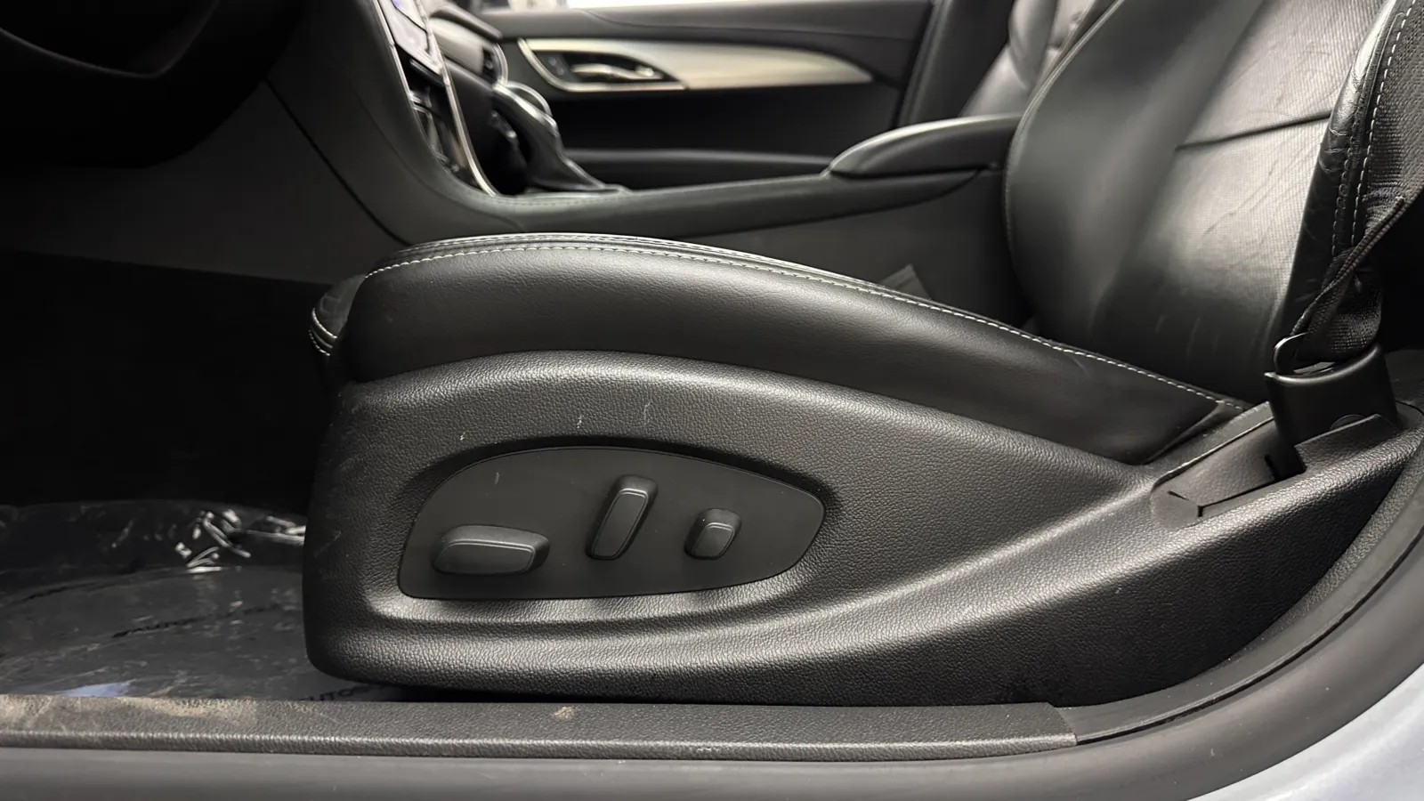 Cadillac ATS photo 12