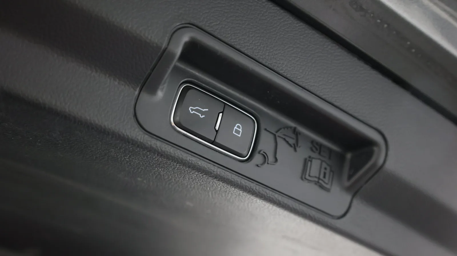 Ford Explorer photo 32