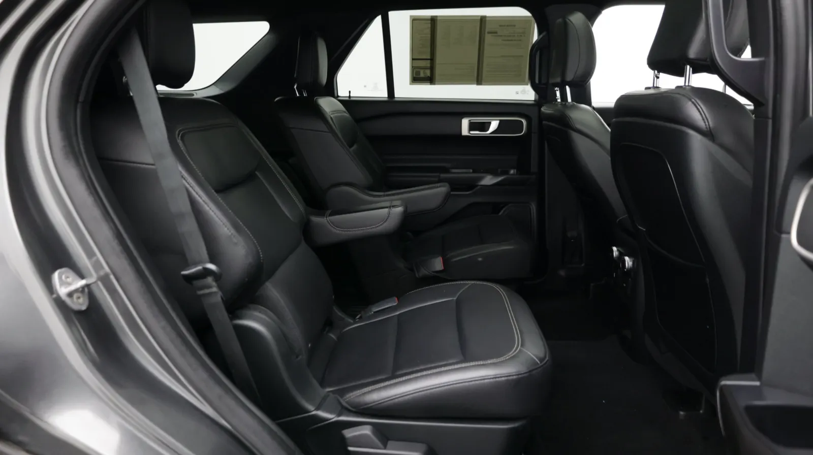 Ford Explorer photo 34