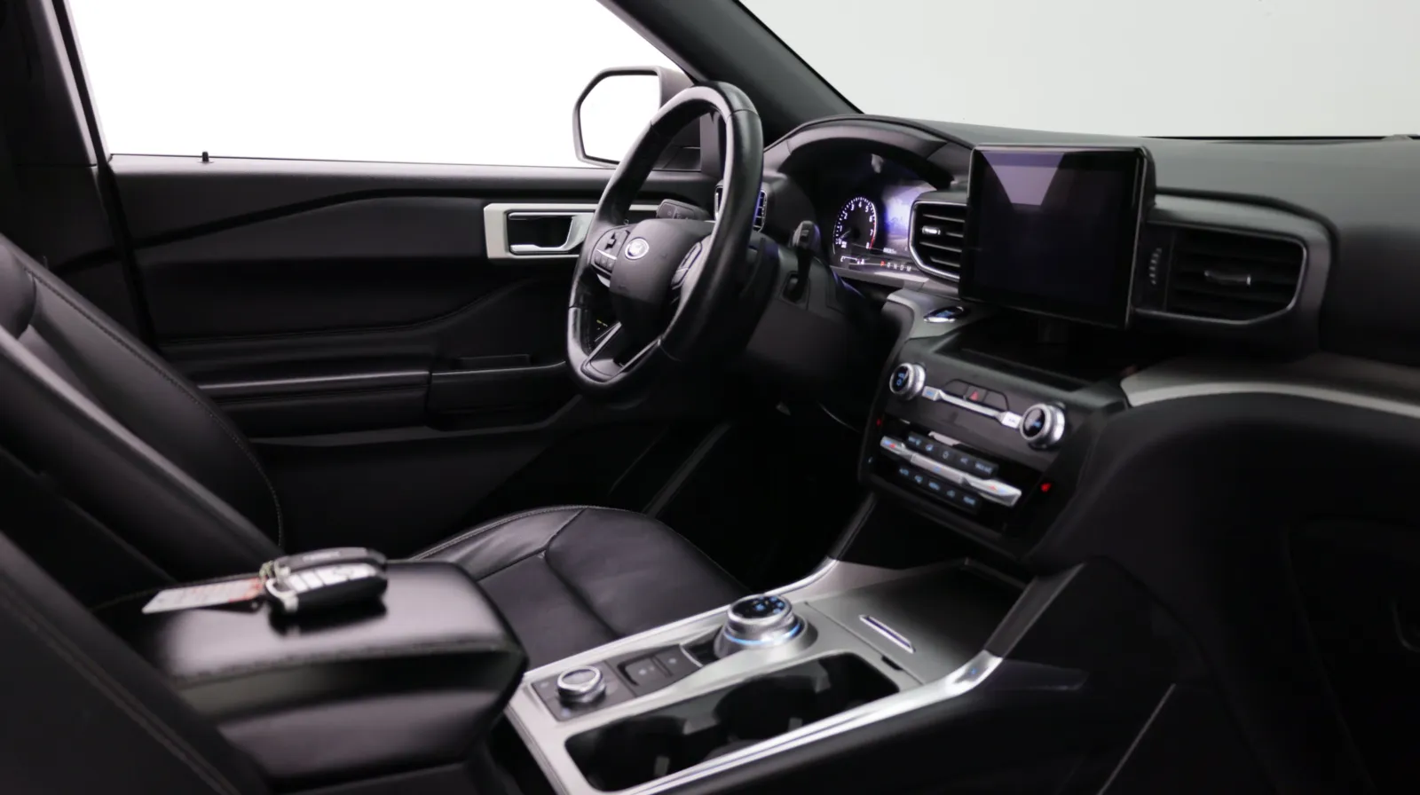 Ford Explorer photo 36